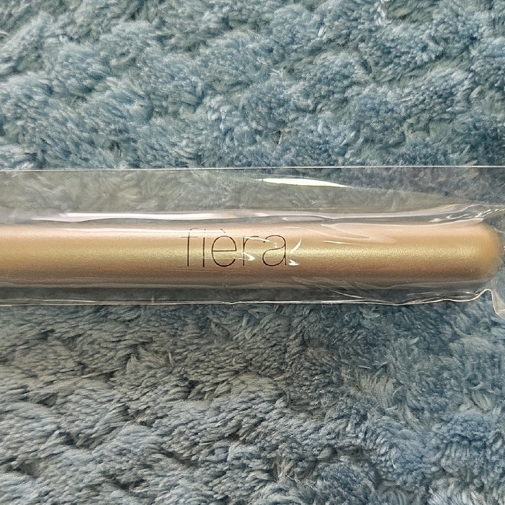 Makeup Brush - Picture 2 of 2